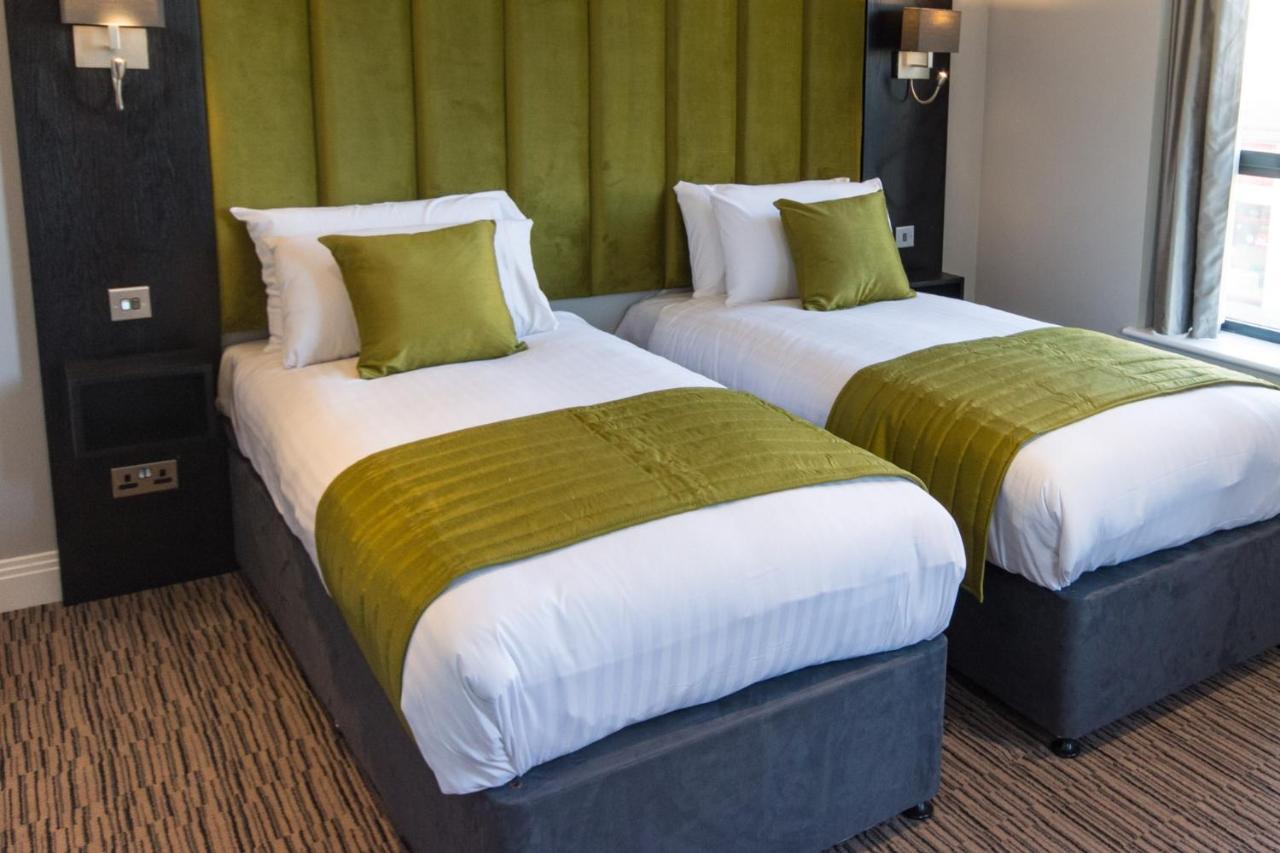 Hogs Back Hotel & Spa Nr Farnham Farnham  Bagian luar foto