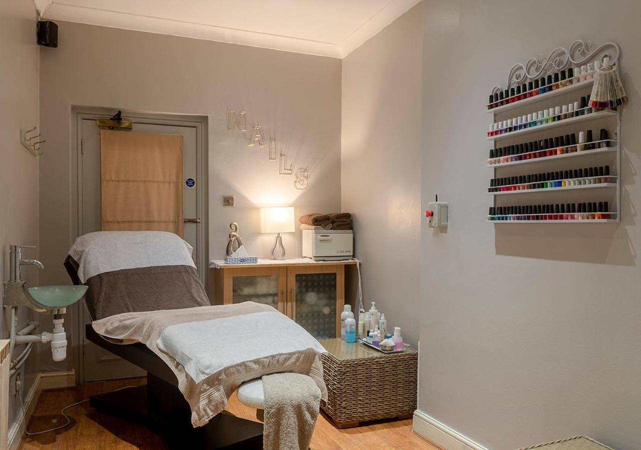 Hogs Back Hotel & Spa Nr Farnham Farnham  Bagian luar foto