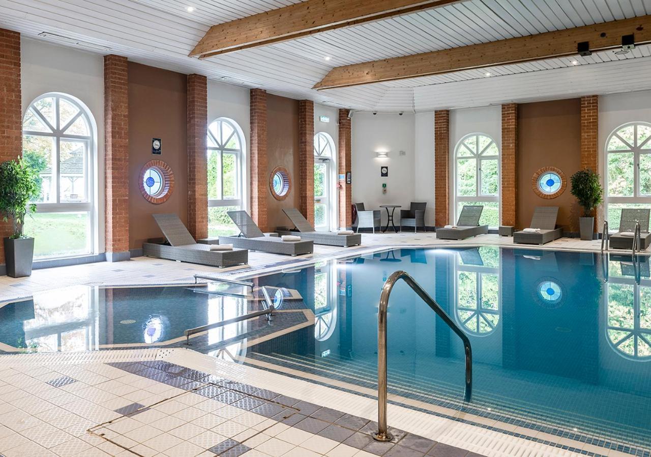Hogs Back Hotel & Spa Nr Farnham Farnham  Bagian luar foto