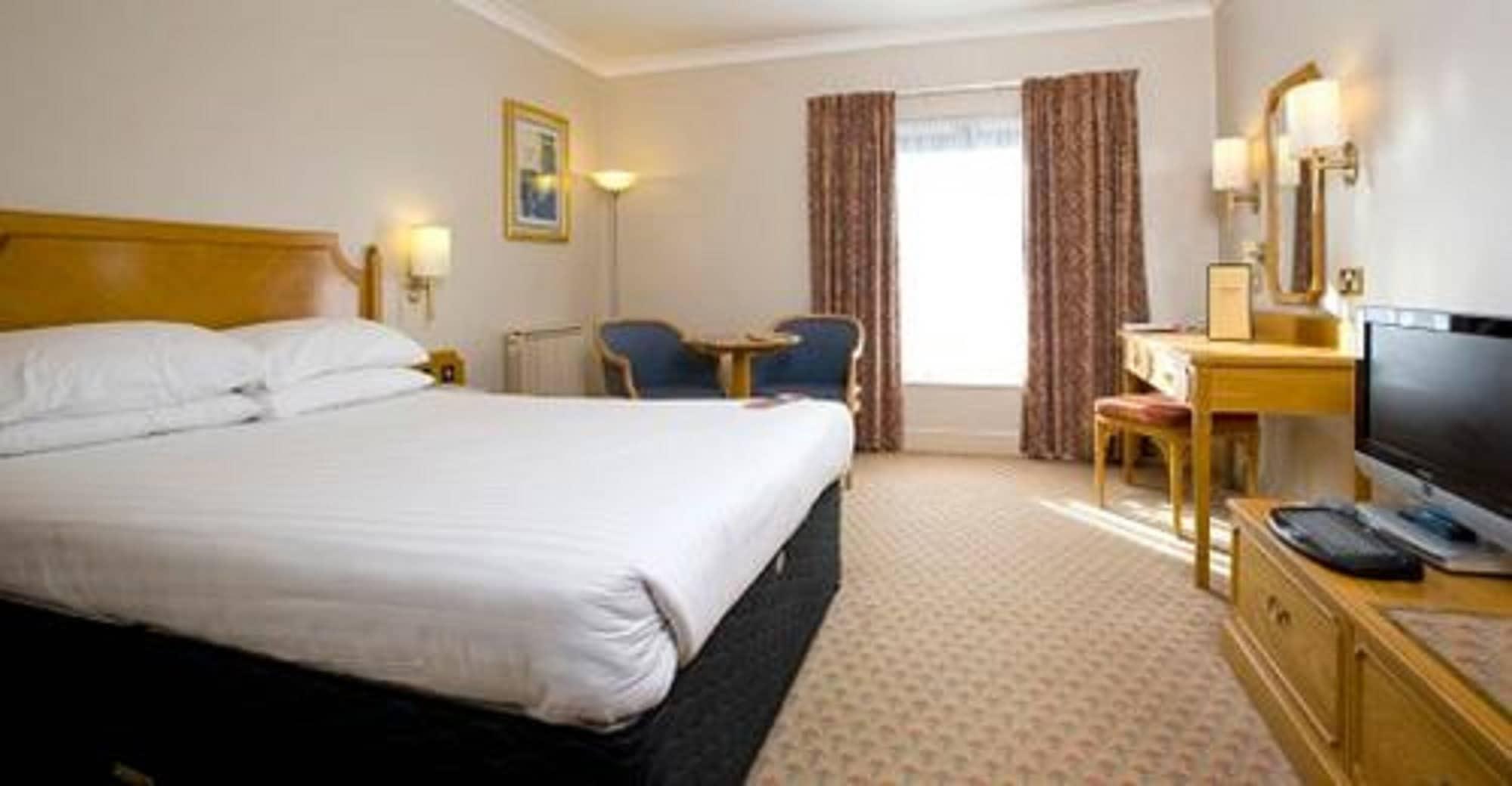 Hogs Back Hotel & Spa Nr Farnham Farnham  Bagian luar foto