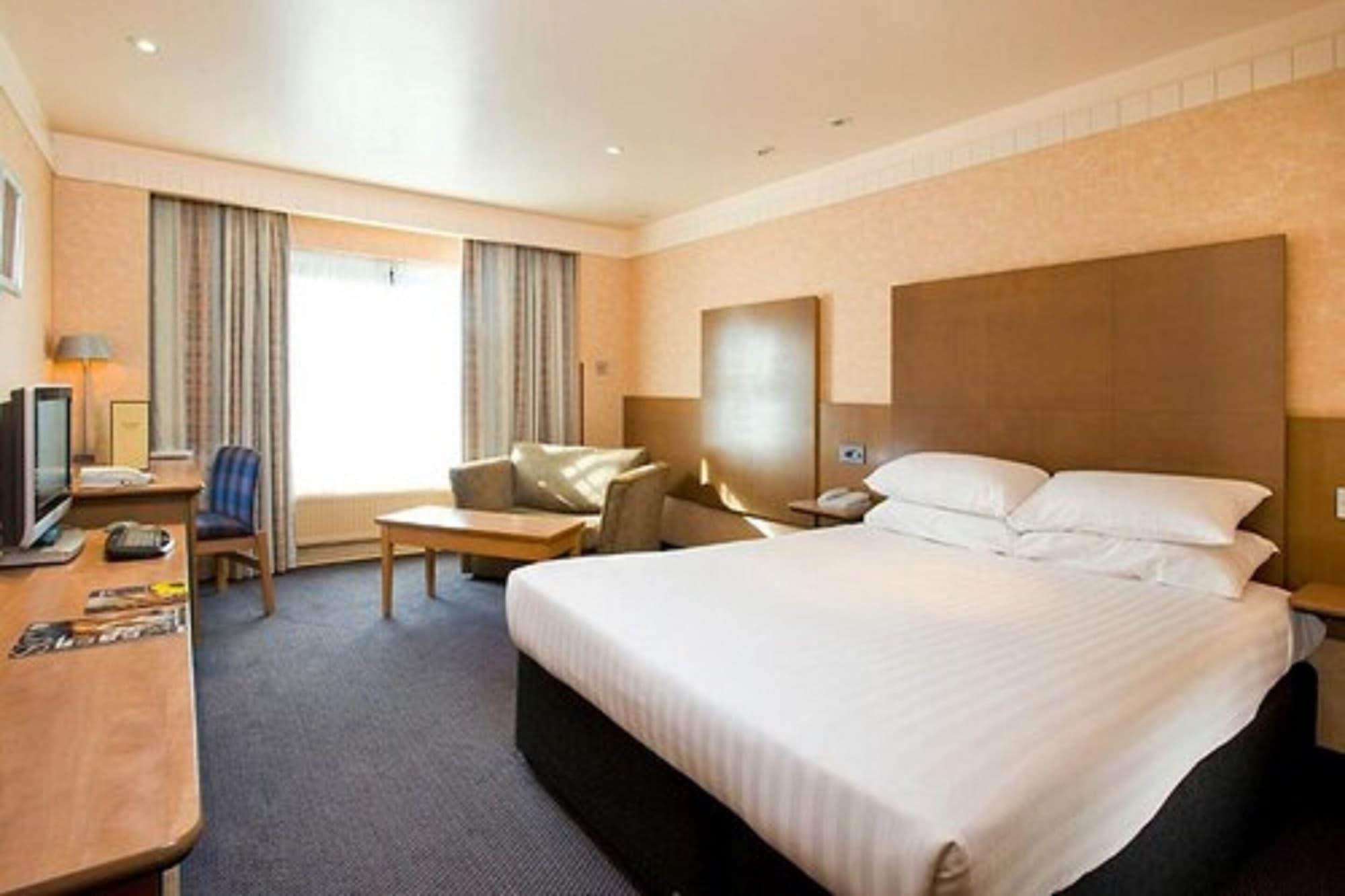 Hogs Back Hotel & Spa Nr Farnham Farnham  Bagian luar foto