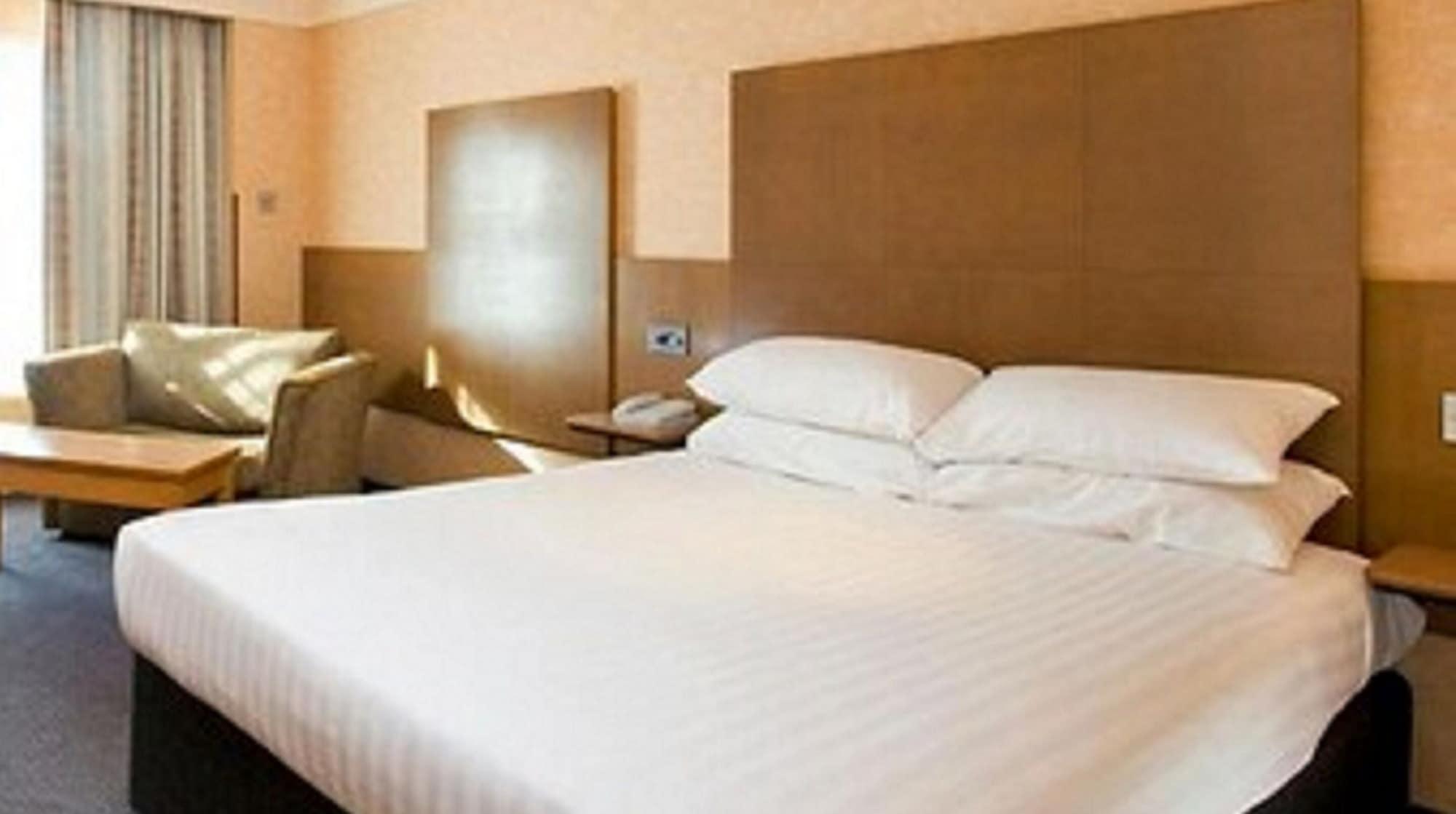 Hogs Back Hotel & Spa Nr Farnham Farnham  Bagian luar foto