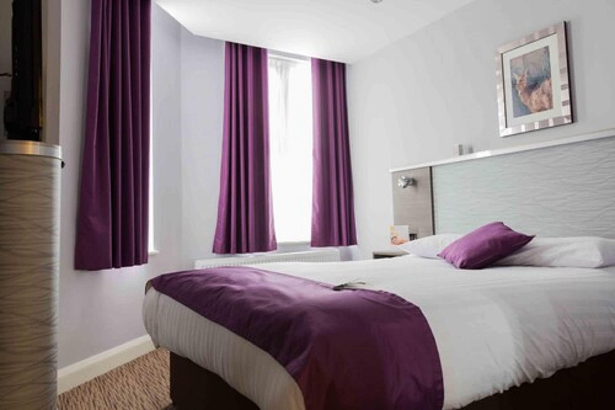 Hogs Back Hotel & Spa Nr Farnham Farnham  Bagian luar foto