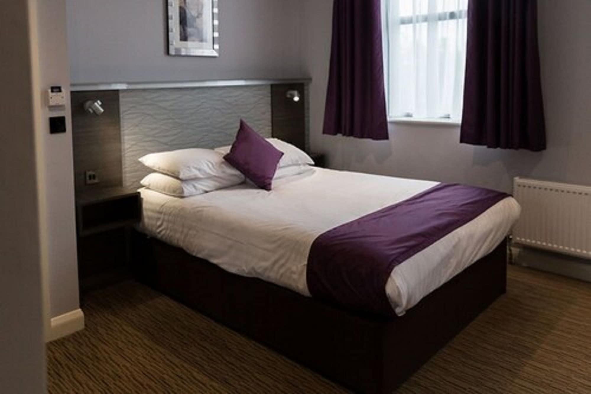 Hogs Back Hotel & Spa Nr Farnham Farnham  Bagian luar foto