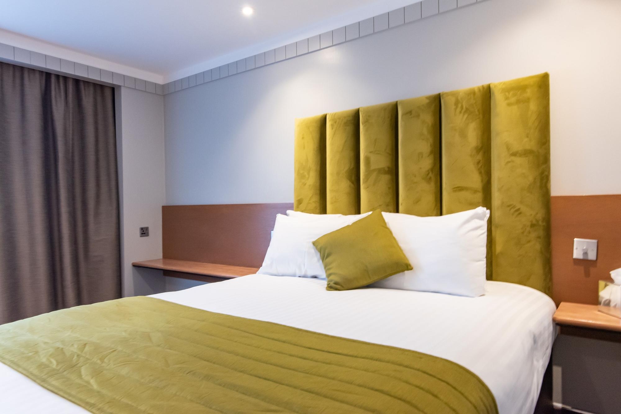Hogs Back Hotel & Spa Nr Farnham Farnham  Bagian luar foto