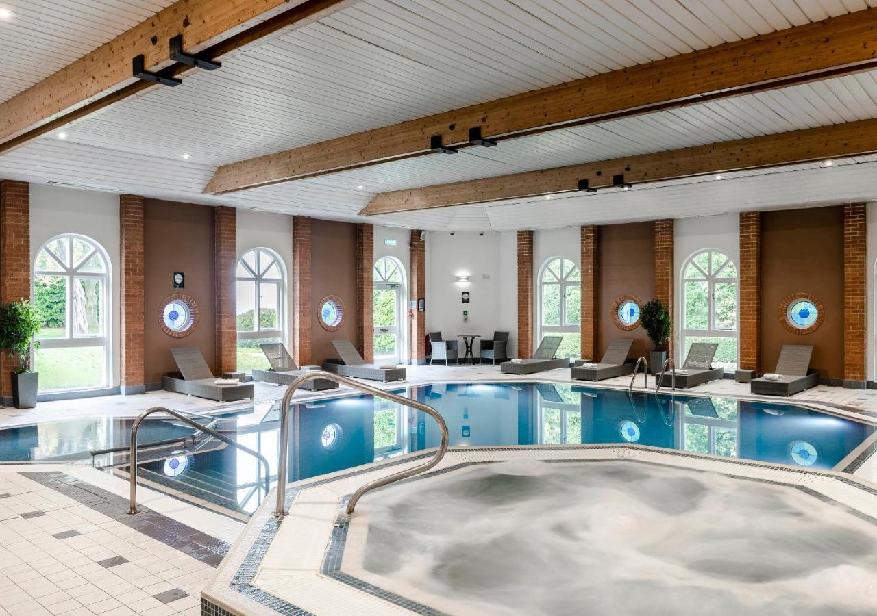 Hogs Back Hotel & Spa Nr Farnham Farnham  Bagian luar foto