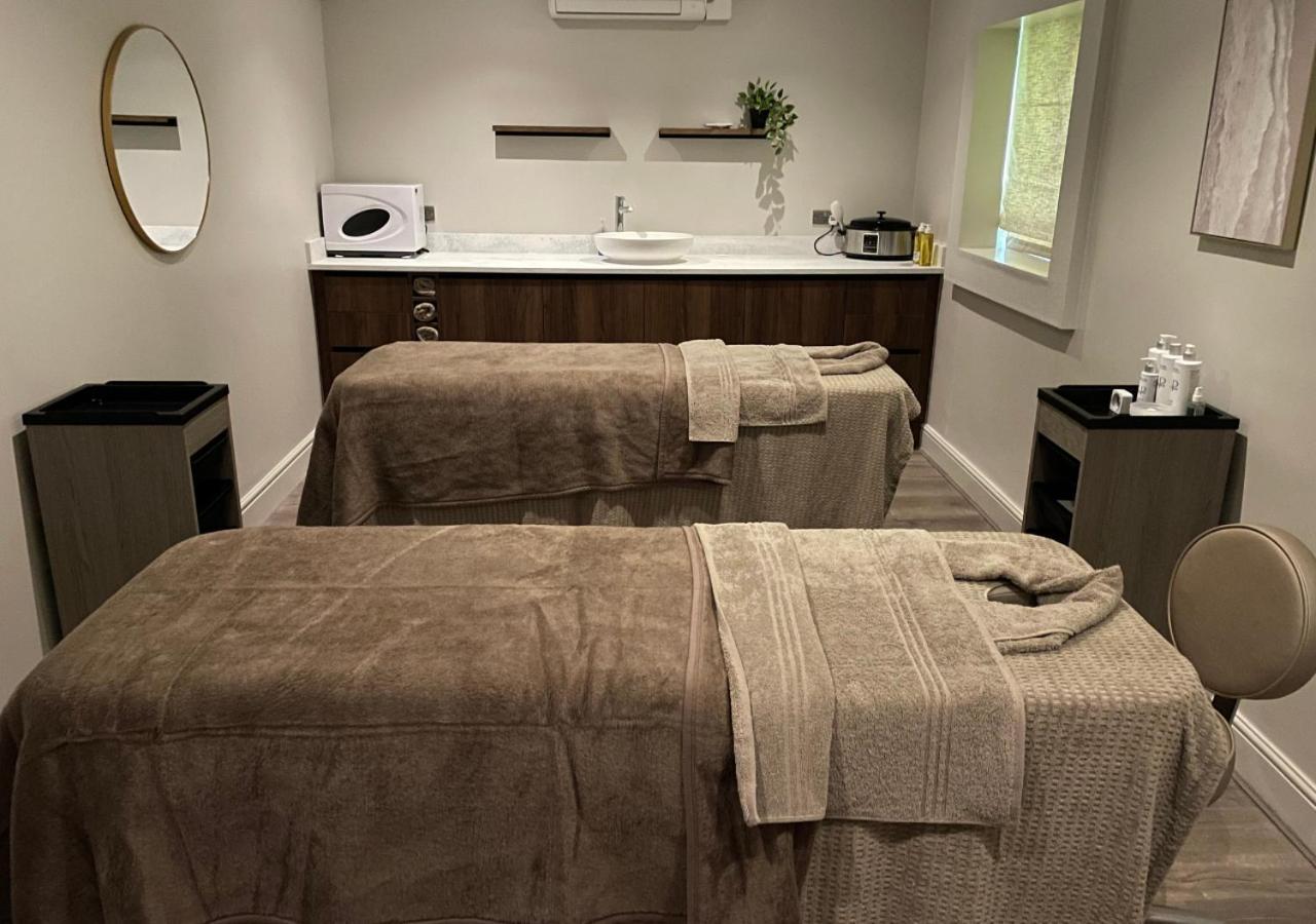 Hogs Back Hotel & Spa Nr Farnham Farnham  Bagian luar foto