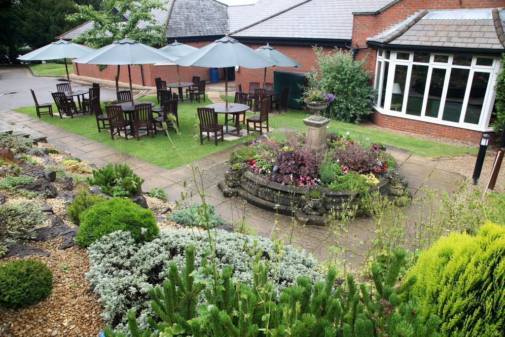 Hogs Back Hotel & Spa Nr Farnham Farnham  Bagian luar foto