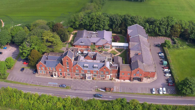 Hogs Back Hotel & Spa Nr Farnham Farnham  Bagian luar foto