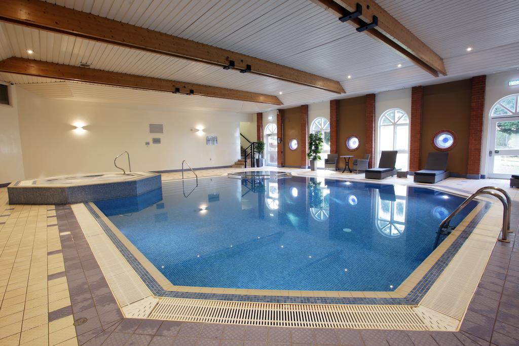 Hogs Back Hotel & Spa Nr Farnham Farnham  Bagian luar foto