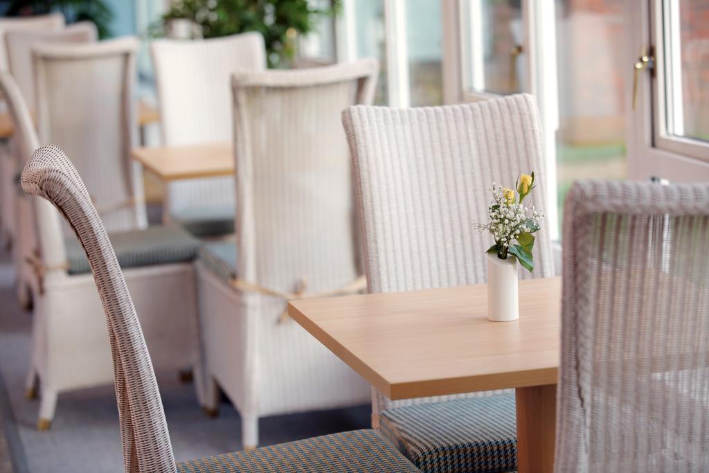 Hogs Back Hotel & Spa Nr Farnham Farnham  Bagian luar foto