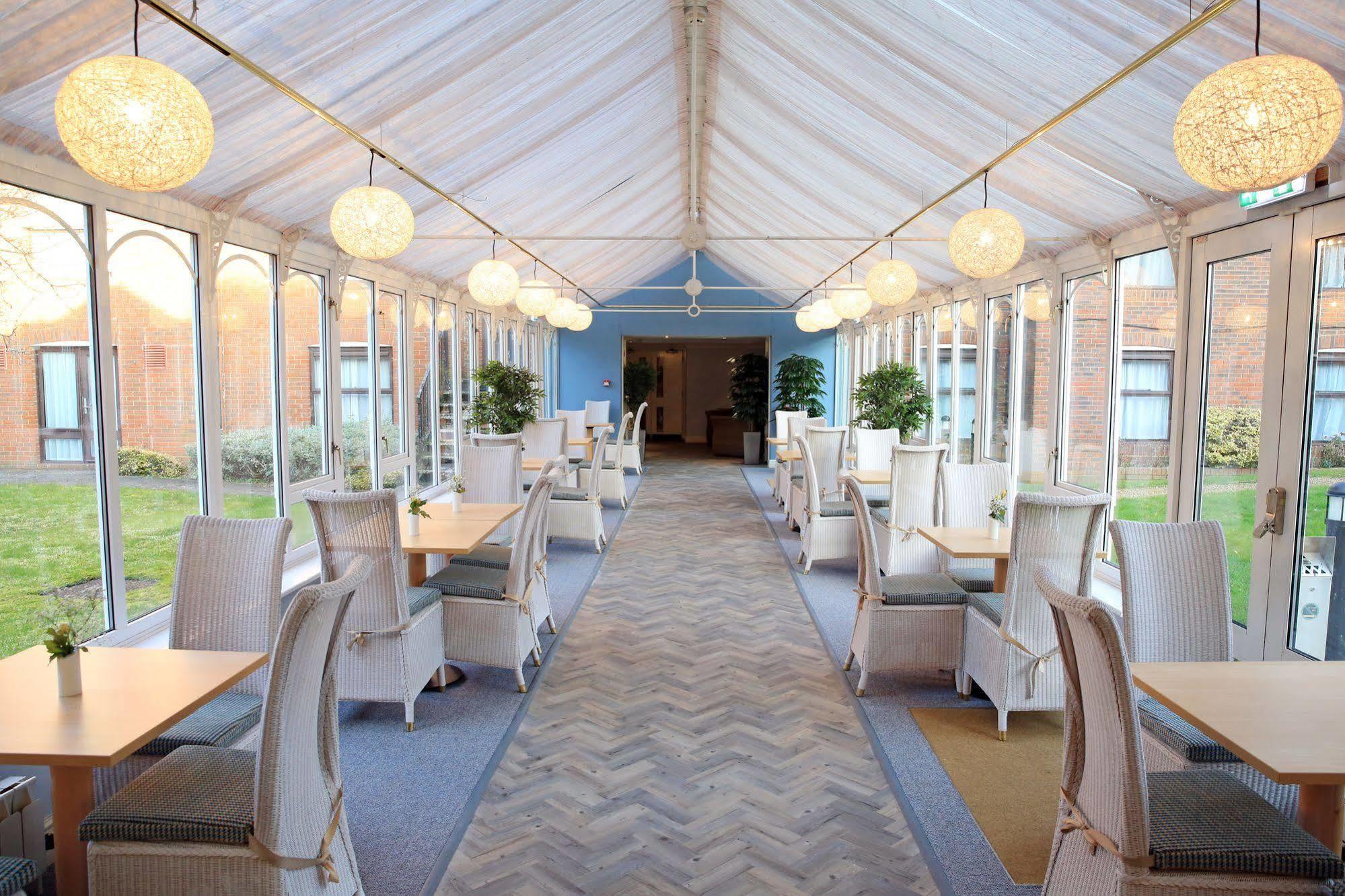 Hogs Back Hotel & Spa Nr Farnham Farnham  Bagian luar foto