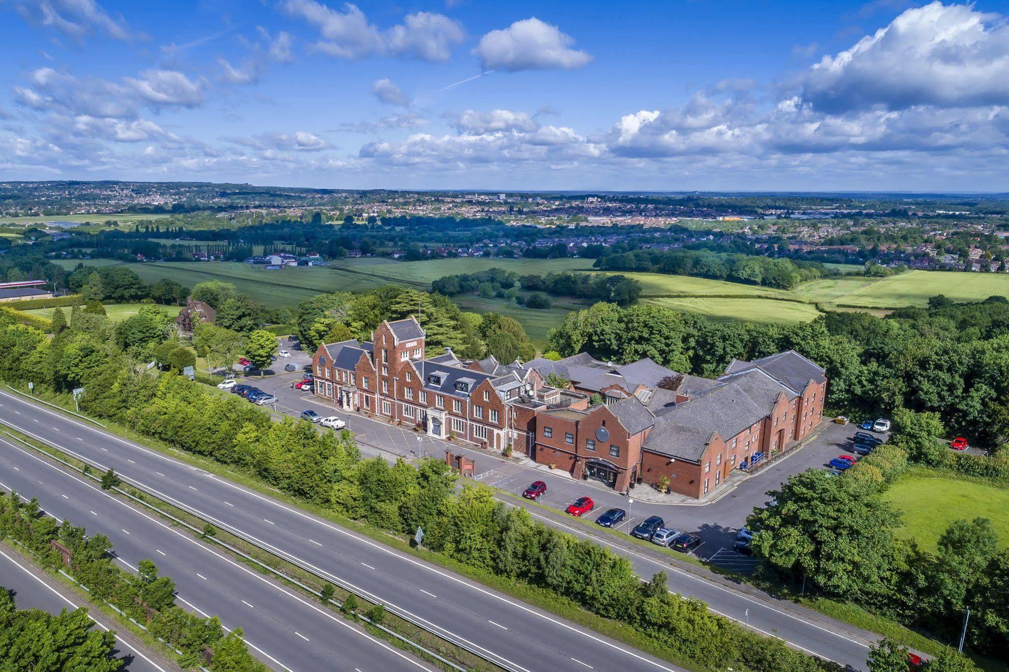 Hogs Back Hotel & Spa Nr Farnham Farnham  Bagian luar foto